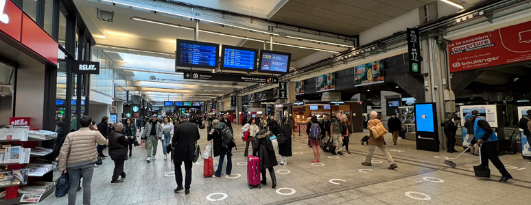 Concourse at Paris Gare Montparnasse