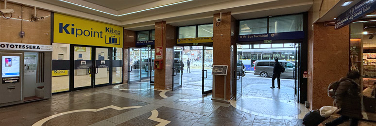 Verona Porta Nuova western entrance halol & left luggage office