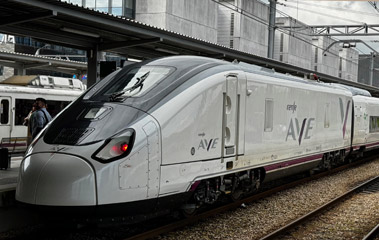 S106 Avril AVE train