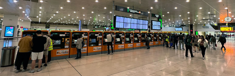 Barcelona Sants Rodalies ticket machines