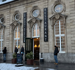 Entrance to cafe at Luxembourg station