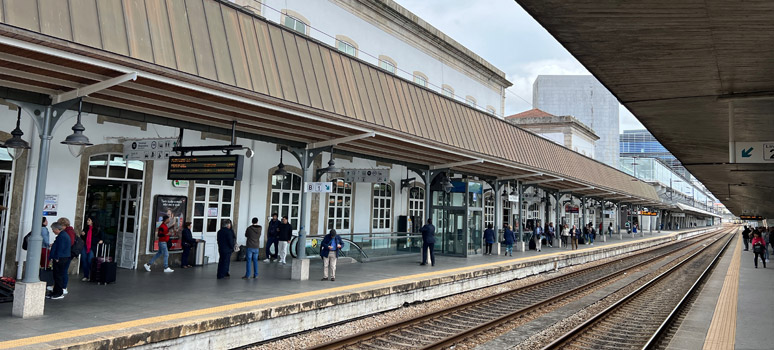 Porto Campanha platform 1, seen from platform 2