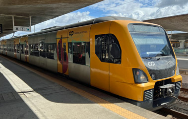 Porto suburban train at Porto Campanha